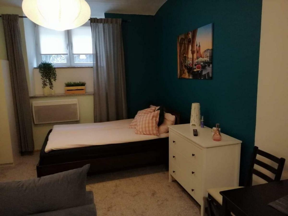 Апартаменти Klimatyczny Apartament Краків Екстер'єр фото