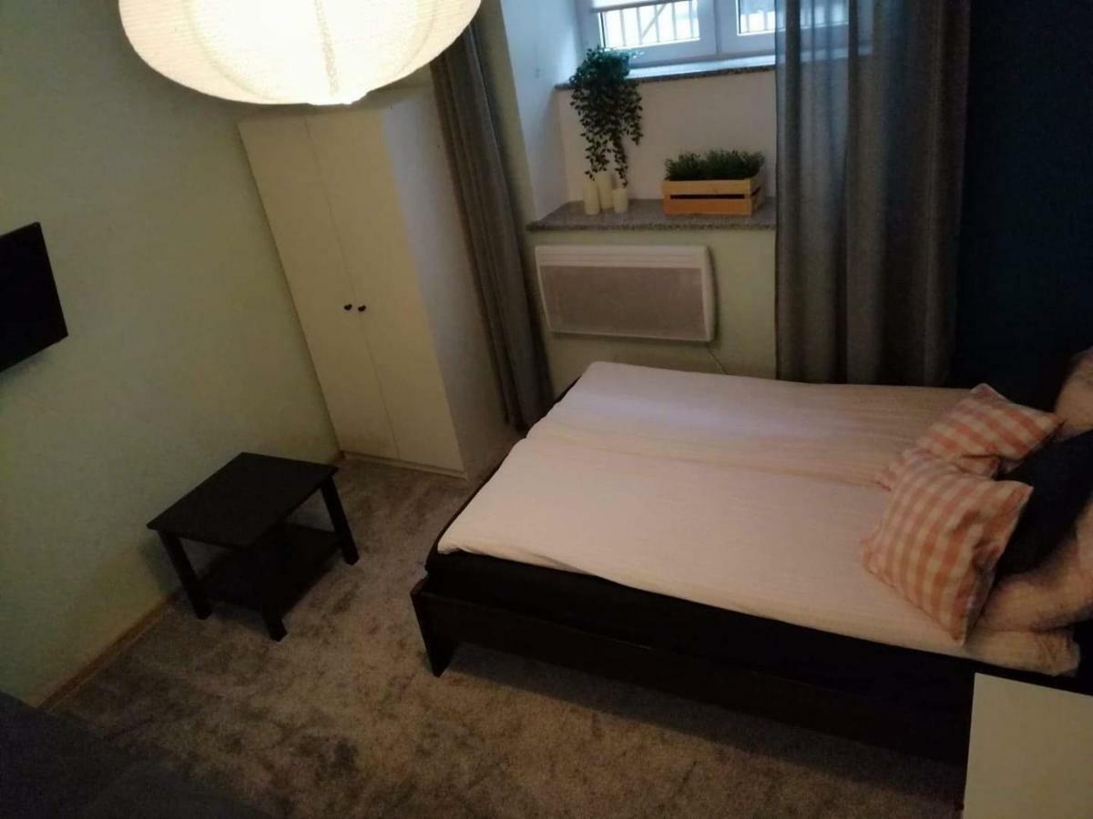 Апартаменти Klimatyczny Apartament Краків Екстер'єр фото